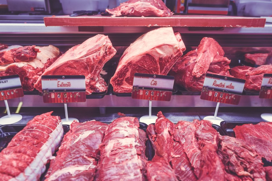 PREPOZNAJTE MESO KOJE JE SVEŽE: Trik od 5 sekundi o kom zaposleni ćute!