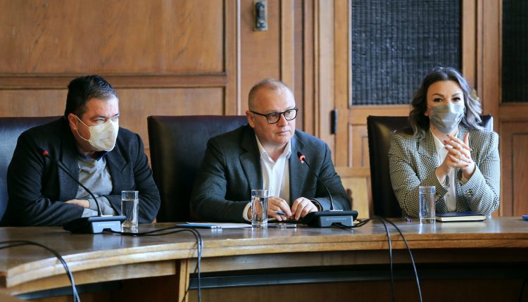 PREDRAG KON: Uskoro vakcinacija u tržnim centrima