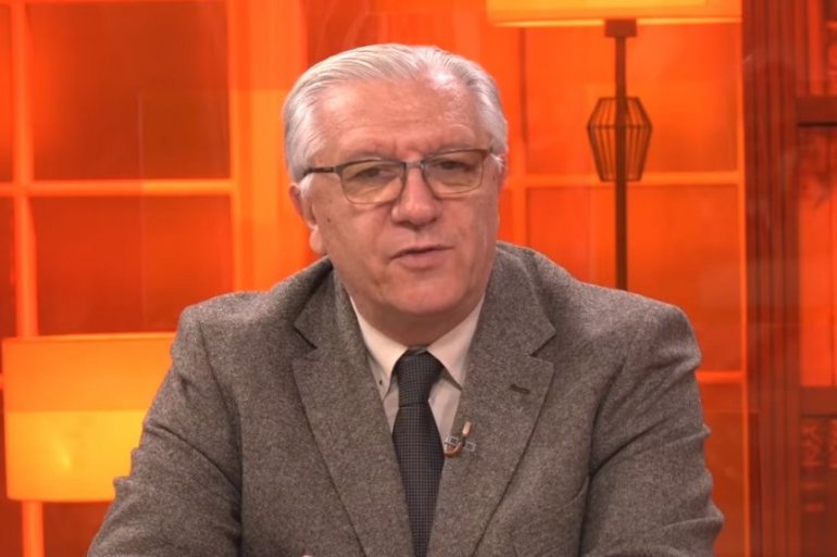 PENZIONERA MNOGI ZABORAVE: Avram Izrael produžio radni vek 4 godie, a sad mu je najveća želju da zagrli unučiće