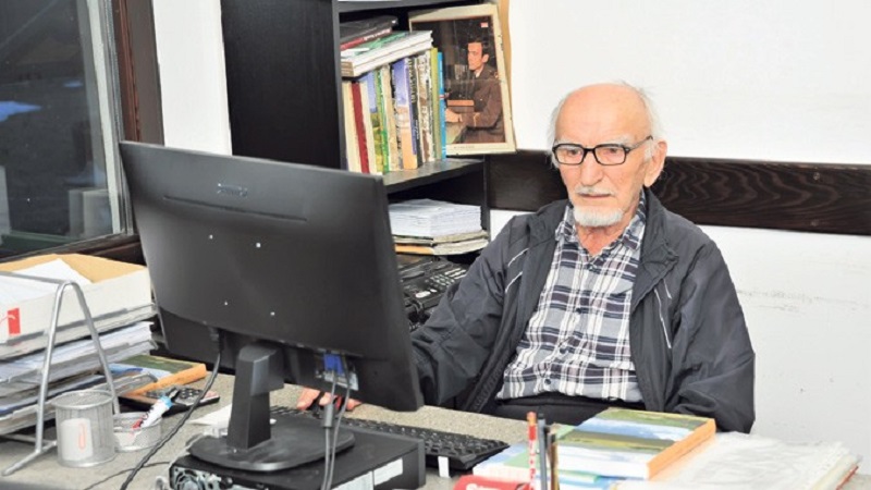 Navršio devedesetu, 30 godina u penziji, a i dalje radi kao knjigovođa