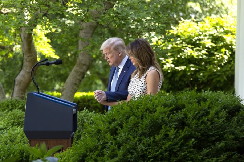 AMERIKANACI traže od Džil Bajden da sredi baštu oko Bele kuće, koju je "uništila" Melanija