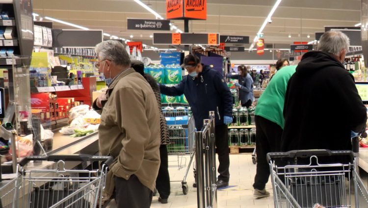RAST CENA HRANE: Da li se nazire kraj poskupljenjima?