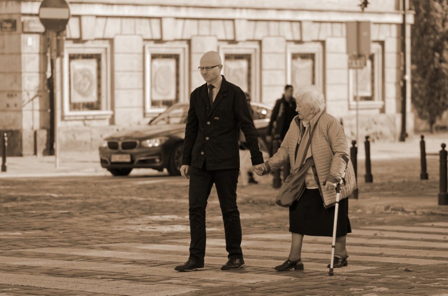 VEČITA DILEMA: Zašto starimo i može li se proces starenja zaustaviti?