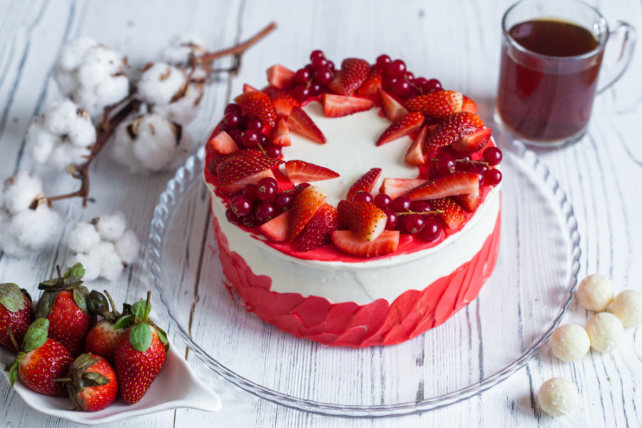 TORTA LEDENI VETAR: Ova poslastica sa jagodama idealan je desert za prolećne dane!