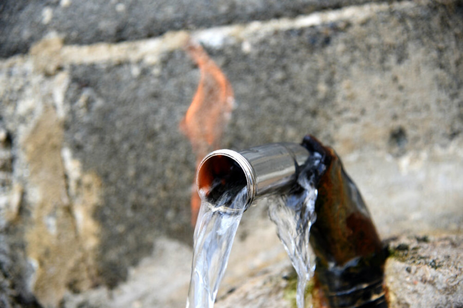 LEKOVITA VODA, KOJA GORI! Meštani se kunu da je spas za bubrege, želudac... Ovo je svetsko čudo