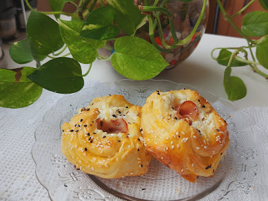 DOMAĆE MINI PICE: Specifičane, hrskave, izdašne, ni u jednoj pekari nema da se kupe!