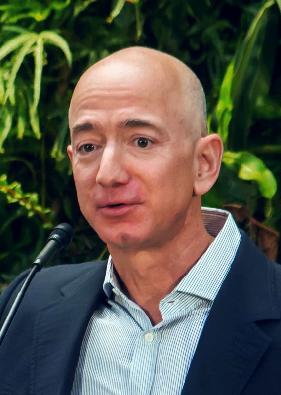 NAJBOGATIJI ČOVEK NA SVETU REŠIO DA SE ČASTI: Džef Bezos kupio jahtu od 500 miliona dolara!