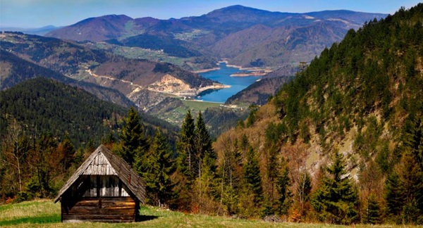 KO IMA BESPLATAN VAUČER ZA ODMOR Može obići jednu od ovih najtraženijih srpskih destinacija