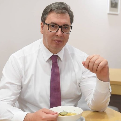 RUČAK U 12 SATI! Ovo je omiljeno jelo predsednika Vučića, evo što je poručio na Instagramu