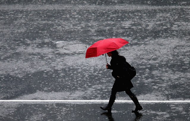 UPOZORENJE RHMZ: Stiže zahlađenje, sa kišom i pljuskovima