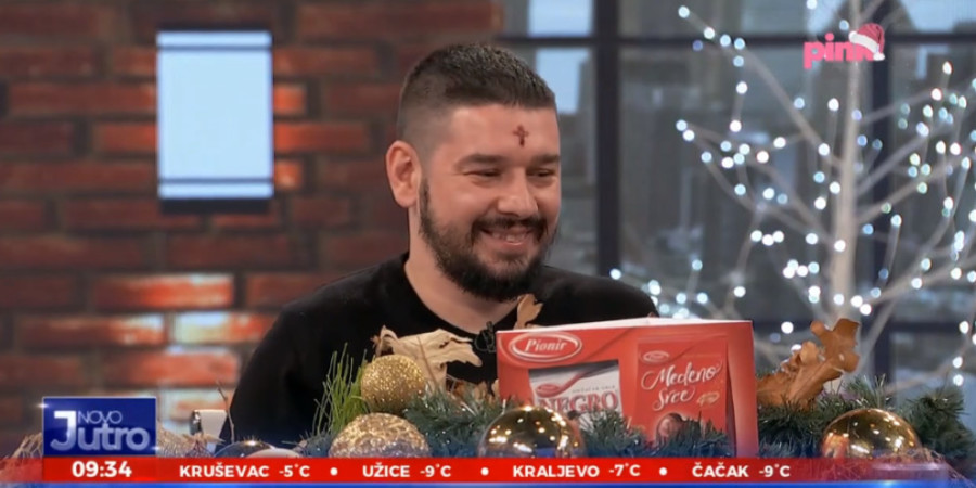 LJUDI MI NE VERUJU, MISLE DA SAM SEBE SEČEM: Nenadu se i ovog Uskrsa pojavio krst na čelu