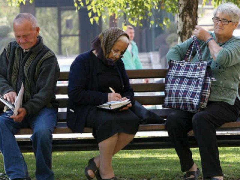 ISPLATA PENZIJA U APRILU: Proverite kada stiže uplata za vašu kategoriju