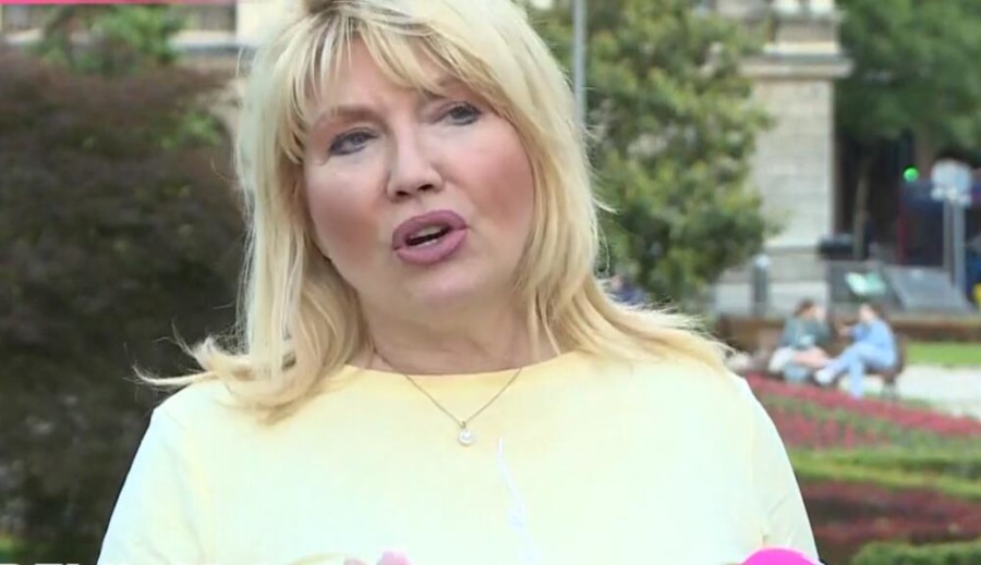 "MENJALA SAM AUTOMOBILE, NA MAJKU SAM BACILA BUT PARA": Suzana Mančić iznela detalje iz života u jeku slave