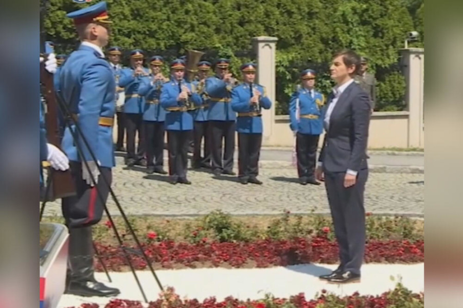 OBELEŽEN DAN BORCA: Premijerka Brnabić poslala poruku: "Nikad nećemo zaboraviti naše borce protiv fašizma"