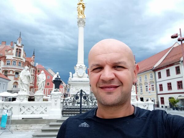 OVO JE ISTORIJSKI PODVIG! Sebastijan Sava pretrčao od Ciriha do Vršca neverovatnih 1.350 kilometara, da bi pomogao deci