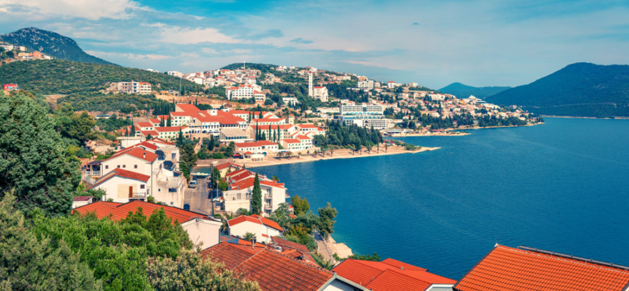 KOLIKO KOŠTA LETOVANJE U NEUMU: Srbi prošle godine preplavili ovo mesto, da li je to uticalo na cene?