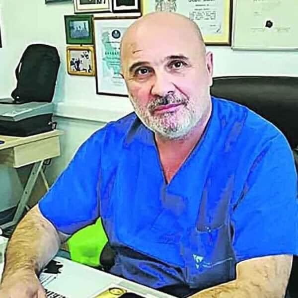 LJUDSKI ŽIVOT ČUVAO KAO SVETINJU: Medicinska škola u Nišu promenila naziv u "Dr Miodrag Lazić"!