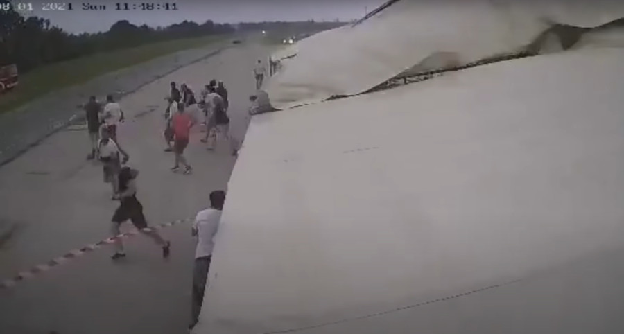 SNAŽNO NEVREME U HRVATSKOJ: Za 10 sekundi olujni vetar odneo šator, ljudi bežali spašavajući živu glavu! (VIDEO)