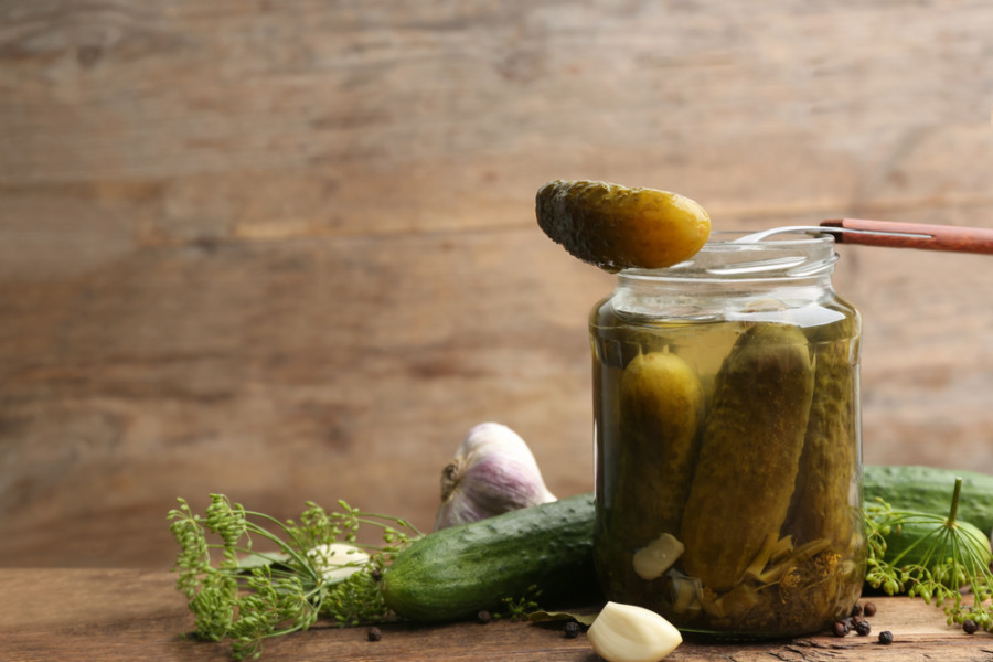 NE BACAJTE VODU OD KISELIH KRASTAVACA: Reguliše šećer u krvi, od nje možete napraviti razne soseve!