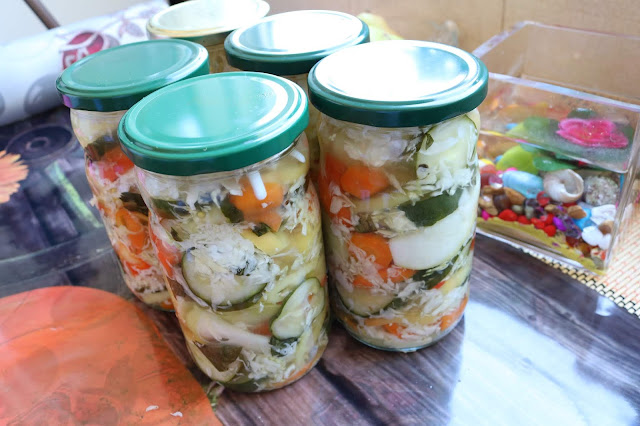PO RECEPTU NAŠIH BAKA: Tradicionalna ZIMNICA - "šarena salata",eliksir zdravlja u tegli (VIDEO)