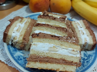 NAJBRŽA I NAJUKUSNIJA POSLASTICA Čokoladna torta, kremasta i sočna, a sprema se samo 15 minuta
