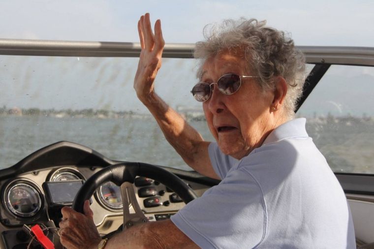 OTKRILI JOJ RAK, ALI UMESTO LEČENJA ONA ODLUČILA DA PUTUJE: Baka (90) rešila je da živi punim plućima!