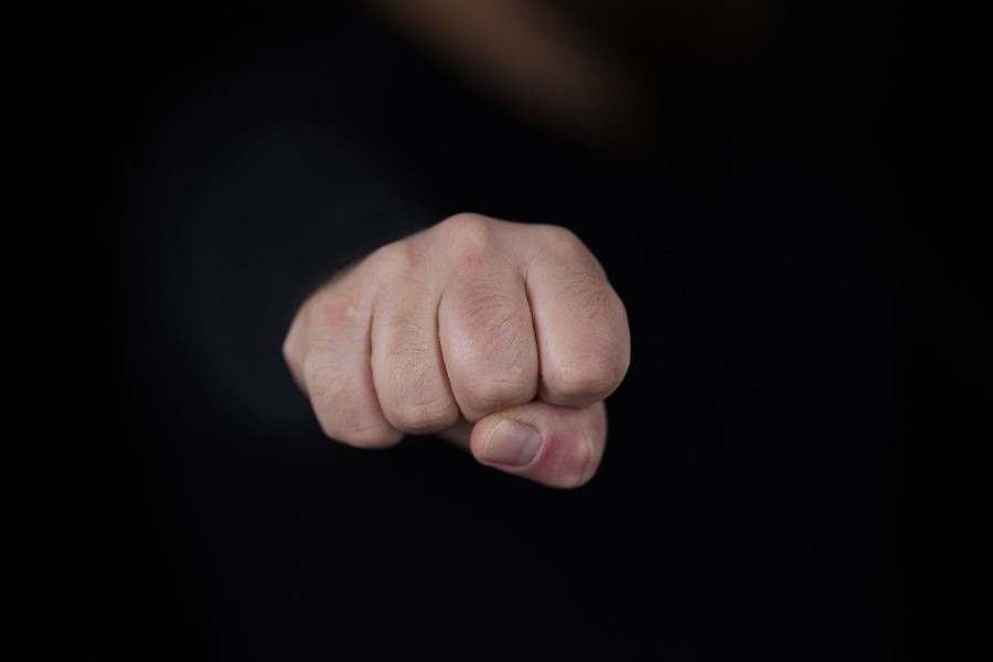OVO VEROVATNO NISTE ZNALI: Kakav muškarac diže ruku na ženu?