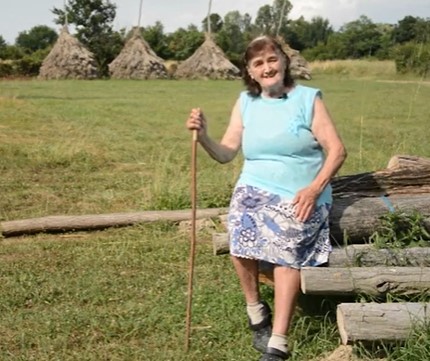 JEDAN OD NAJČUDNIJIH OBIČAJA U SRBIJI: LJubinka, čuvar tradicije, u emisiji "Ispovesti" objasnila zašto daje daće za žive (VIDEO)
