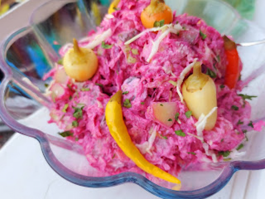 VITAMINSKA SALATA PUNA ZDRAVLJA Posna je i poslužite je uz odgovarajuće jelo!