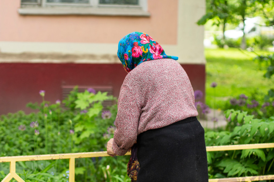 POSTALA MAJKA U SEDMOJ DECENIJI, A KAKO SADA ŽIVI Novopazarka Atifa sa ćerkicom strahuje od budućnosti