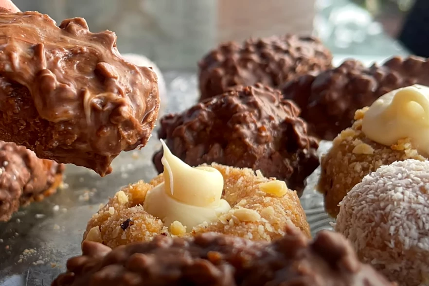 SAVRŠENI SITNI KOLAČI ZA RECEPT DANA : Od jedne smese, tri različita slatkiša, idealno za slavsku trpezu!