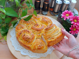 SJAJAN RECEPT IZ BAKINE BELEŽNICE Lisnata pogača, idealna za doručak ili ručak (VIDEO)