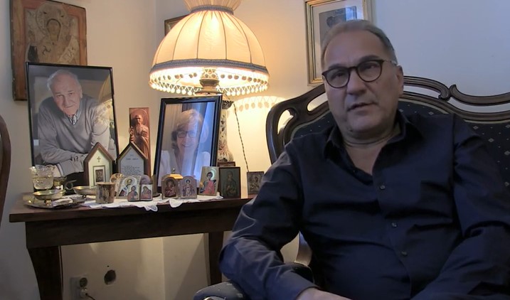 OD OCA SAM SE OPROSTIO PREKO VIDEO POZIVA UZ PESMU "MOJ GALEBE": Sin Bate Živojinovića u Srbiji nakon 13 godina