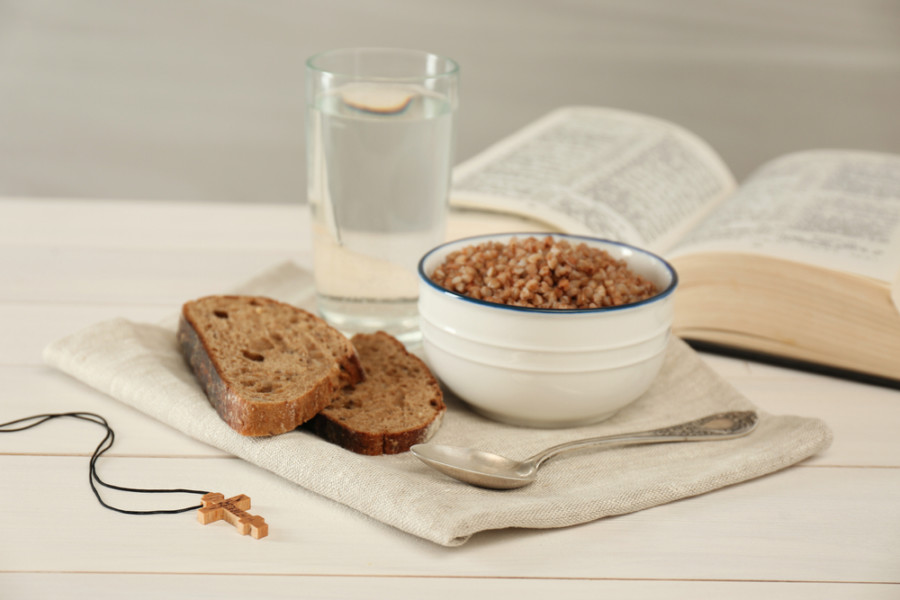 ŠTA JESTI ZA VREME BOŽIĆNJEG POSTA Nutricionisti savetuju – ove namirnice su dozvoljene