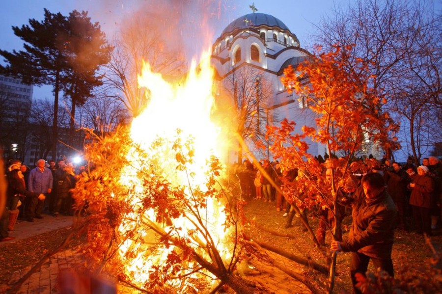 KADA SE ISPOŠTUJU SVI OBIČAJI Valja izgovoriti molitvu za Badnji dan