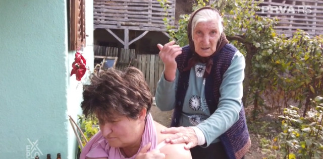 BAKA TINA MOŽE ŠTA RENDGEN NE MOŽE Namešta kosti kao od šale, sa dva prsta nađe svaku bol