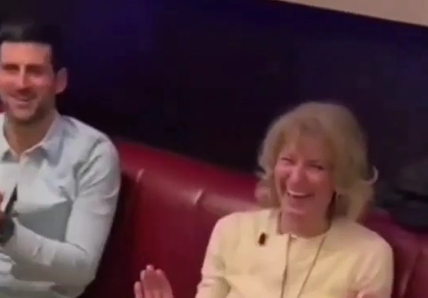 NAJLEPŠE JE KUĆI: Novak uživao na proslavi rođendana majke Dijane (VIDEO)
