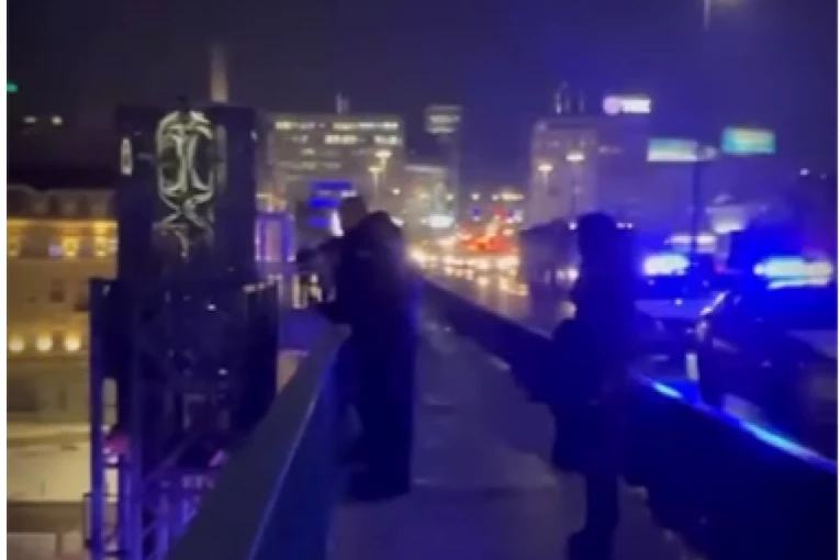 KRAJ DRAME NA BRANKOVOM MOSTU: Spasen muškarac koji je pretio da će da izvrši samoubistvo