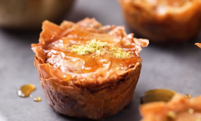 FANTASTIČNA HRSKAVA TART BAKLAVA : Jednostavan, preukusan i izdašan kolač (RECEPT/VIDEO)
