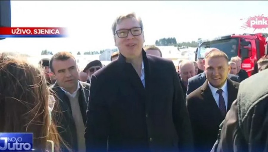 GRADI SE NAJBOLJA ŠKOLA U SJENICI: Predsednik Vučić obeležio početak radova