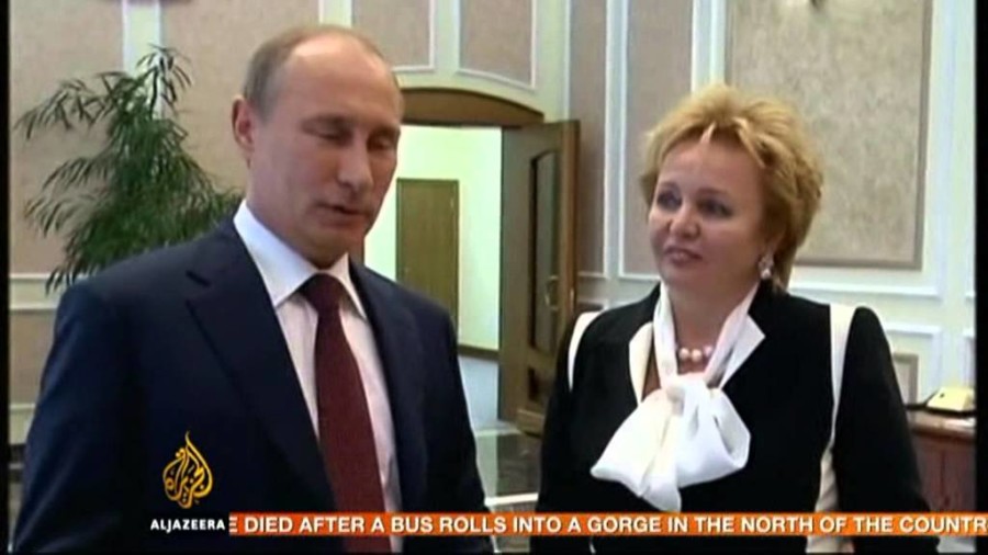 PUTINOVA BIVŠA SUPRUGA UŽIVA SA 20 GODINA MLAĐIM ČOVEKOM: Nestala iz javnosti čim se razvela od Vladimira, a danas ovako izgleda (foto)