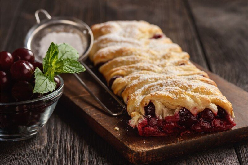 PLETENICA SA ŠUMSKIM VOĆEM: Sočan slatki doručak (RECEPT/VIDEO)