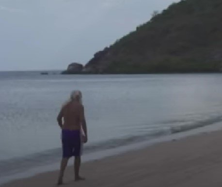 BIO MILIONER U MLADOSTI, PA OSTAO BEZ SVEGA: Ovo je deka koji 23 godine živi na pustom ostrvu! (VIDEO)
