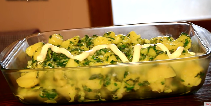 PREDLOG ZA DANAŠNJI RUČAK Salata od pečenog krompira, ukusan obrok koji se lako priprema