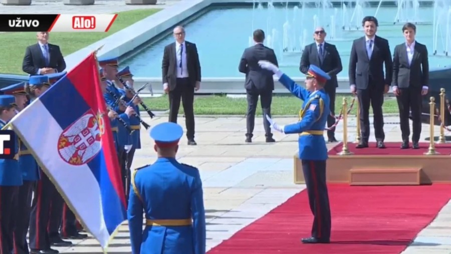 DRITAN ABAZOVIĆ U BEOGRADU: Svečani doček za crnogorskog premijera (VIDEO)