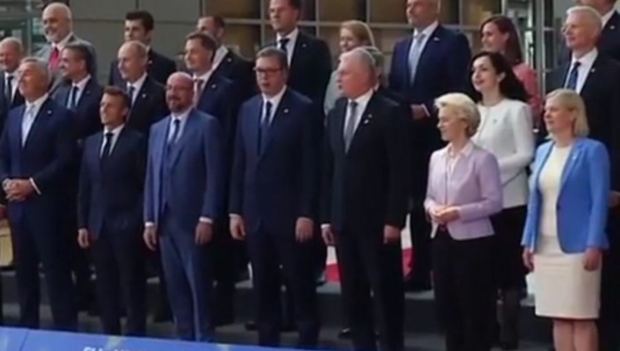 "BORIĆEMO SE ZA EVROPSKU BUDUĆNOST POŠTUJUĆI SEBE": Predsednik Vučić objavio novi snimak iz Brisela (VIDEO)