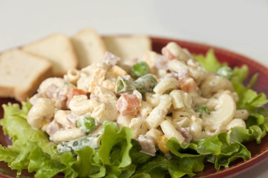 HLADNA OBROK SALATA SA MAKARONAMA: Jelo koje osvežava u toplim danima (RECEPT)