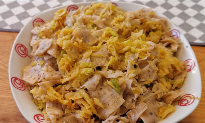 JOŠ JEDAN STARI SUPER RECEPT ZA RUČAK! Flekice sa kupusom, savršene i bez mesa