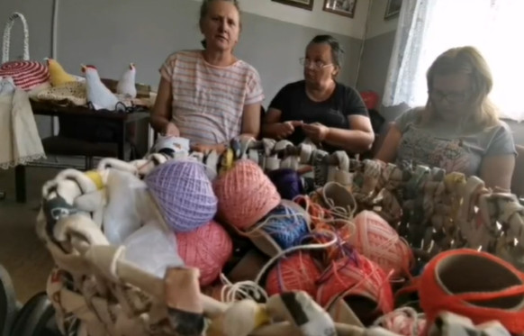 REMEK-DELA KRUŠEVLJANKI OŠTEĆENOG SLUHA: Stvaralaštvo nečujuće zajednice (FOTO/VIDEO)