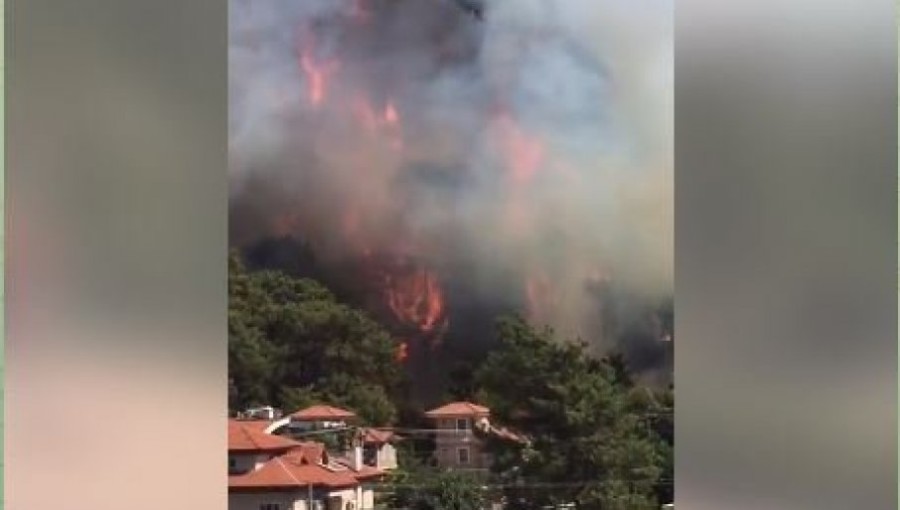 U TURSKOJ ŠUMSKI POŽAR ZAHVATIO HOTEL! Vatra guta i stambena područja!